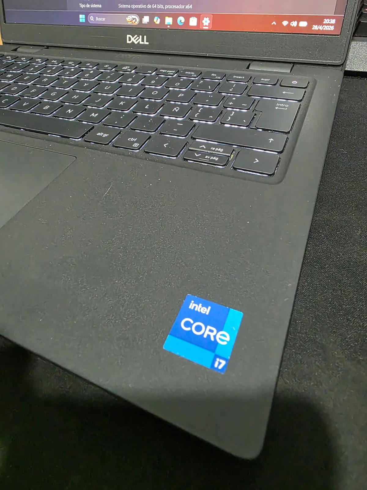Miniatura Dell, i7 11th, 12gb Ram, 256gb SSD, 14", Teclado Retroiluminado