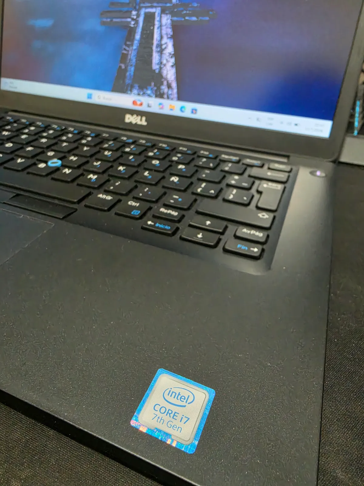 Miniatura Dell Latitude, i7 7th, 8gb Ram, 256gb SSD, 14"